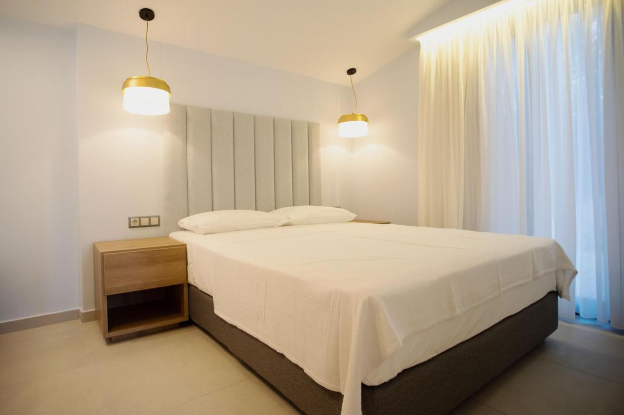 8 Boutique Suites Nea Poteidaia Dış mekan fotoğraf