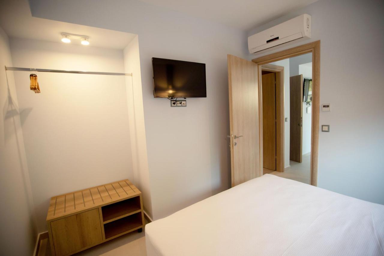 8 Boutique Suites Nea Poteidaia Dış mekan fotoğraf